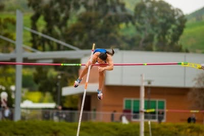 UCSB pole vaulter competing outdoors
